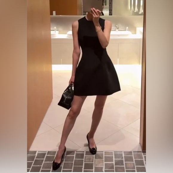 NWT ZARA VOLUMINOUS SHORT BLACK DRESS size M blogger favorite - Picture 9 of 15